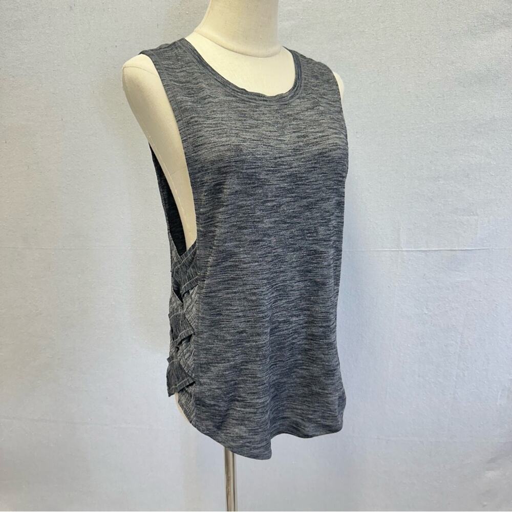 Lululemon Var-City Lattice Muscle Tank in Heathered‎ Black size 6/8